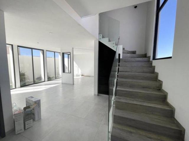 CASAS EN VENTA EN AGUASCALIENTES NORTE EN LAS PLAZAS EN ESQUINA
