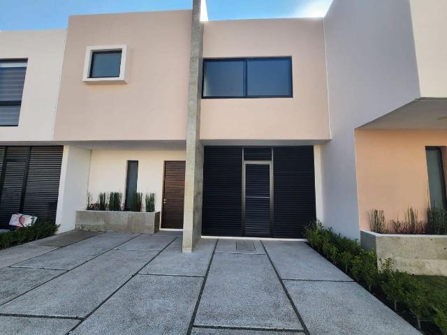 Casas en Venta en Lomas del Marques, Gran Ubicaci?n, PREMIUM, Equipadas de Lujo