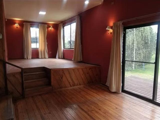 Casas en arriendo en Talagante | CASA Uso exclusivamente residencial/familiar. No apto para fundaciones ni centros de rehabilitación o similares 3 dormitorios por clp 1250. 00