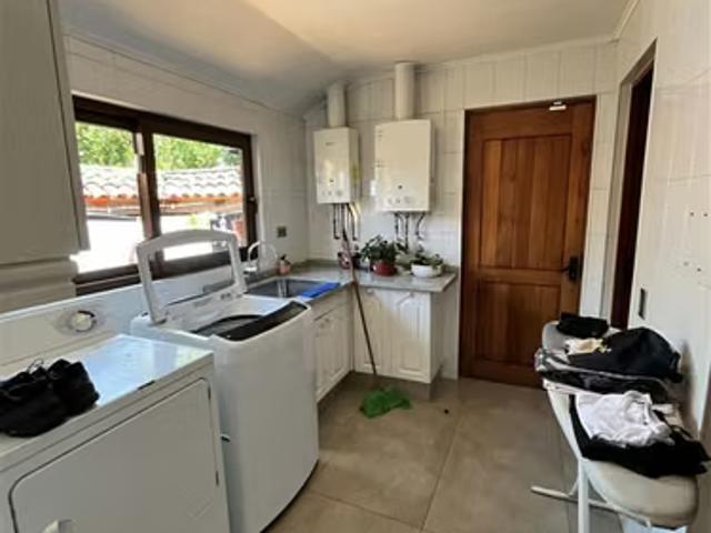 Casas en arriendo en Talca | Arrendamos Excelente Casa en Loteo La Reina 6 dormitorios por CLP 2500. 00