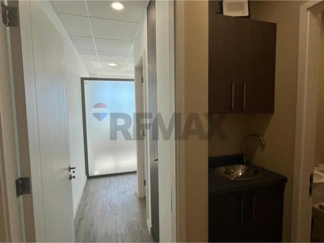 Casas en arriendo en Talca | Arriendo 3 oficinas hoy clínica de salud 1 dormitorios por CLP 1200. 00
