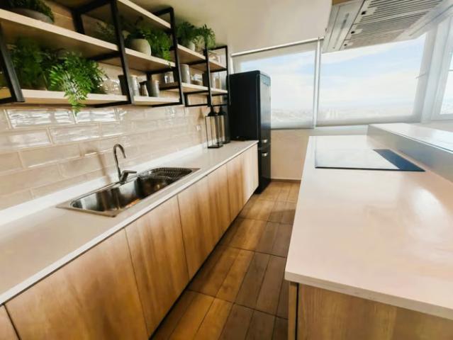 Casas en arriendo en valparaíso | ¡excelente oportunidad! Departamento seminuevo amoblado + estacionamiento y bodega 2 dormitorios por clp 600000.00