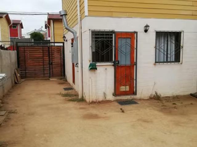 Casas en arriendo en Villa Alemana | Arriendo Casa en Av. Bernardo Leigthon, Peñablanca 2 dormitorios por CLP 415000.00