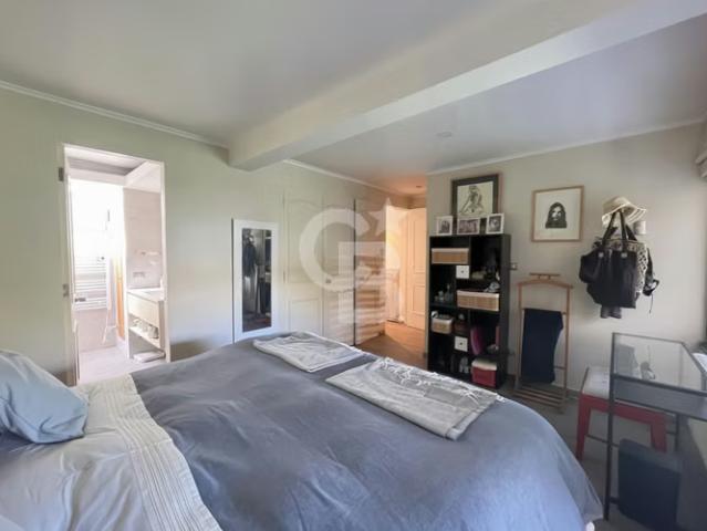 Casas en arriendo en Vitacura | Acogedora casa, a pasos de Colegio Alianza Francesa 5 dormitorios por CLF 88.00