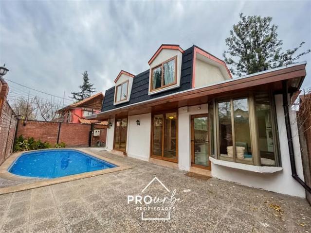 Casas en arriendo en Vitacura | Casa en arriendo de 4 dorm. En Vitacura 4 dormitorios por CLP 2800. 00