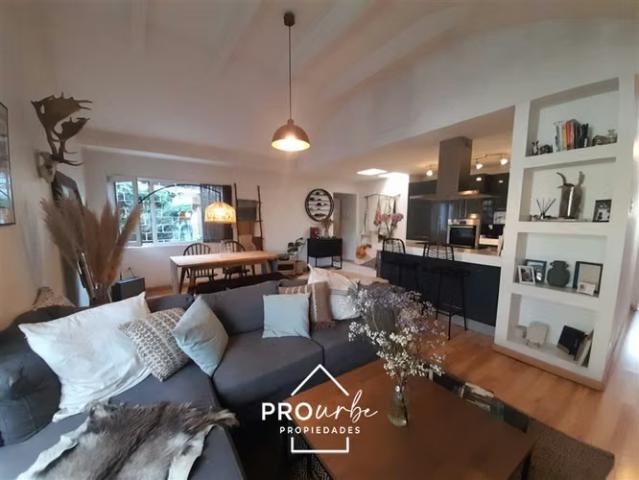 Casas en arriendo en Vitacura | Casa en La Hualtatas, Vitacura. 1 Dormitorio, 2 baños. 1 dormitorios por CLP 1250. 00