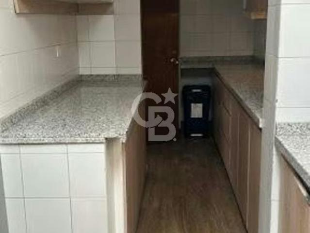 Casas en arriendo en Vitacura | Esplendida Casa Remodelada a Pasos del Alto Las Condes 4 dormitorios por CLF 39.00