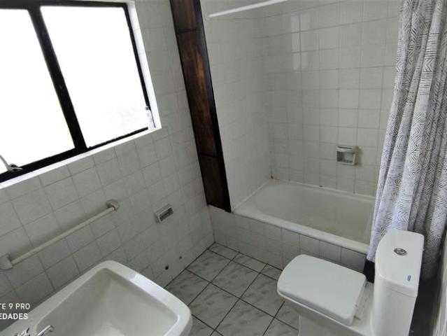 Casas en arriendo en Viña del Mar | Arriendo amplia y acogedora casa de 2 pisos en Recreo, Viña 4 dormitorios por CLP 1450. 00