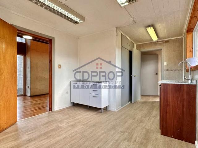 Casas en arriendo en ancud | hermosa casa remodelada 5d 3b centro ancud, estacionamientos 5 dormitorios por clp 890000.00