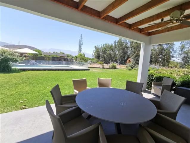 Casas en arriendo en Buin | CASA Condominio Tierra Buena Espectacular casa en parcela 4 dormitorios por CLF 52.00