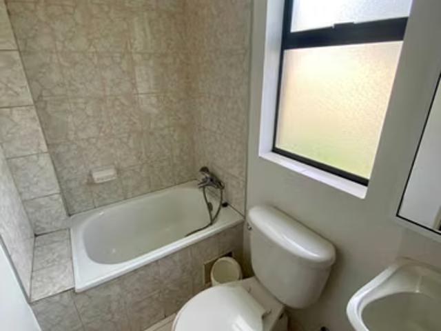 Casas en arriendo en chillán | amplia casa de 2 pisos en condominio plaza real 1824 dormitorios por CLP 800000.00