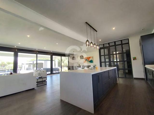 Casas en arriendo en Colina | Casa 1 Piso Los Nogales | 5Dormitorios, Piscina y Jacuzzi 6 dormitorios por CLF 90.00