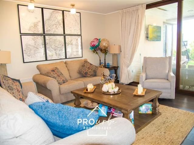Casas en arriendo en Colina | Casa en arriendo 6D y 5B / Chamisero 5 dormitorios por CLP 2300. 00