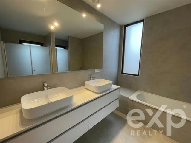 Casas en arriendo en Colina | Casa en Arriendo. Chamisero. 6D+5B, con pieza de servicio 6 dormitorios por CLF 60.00