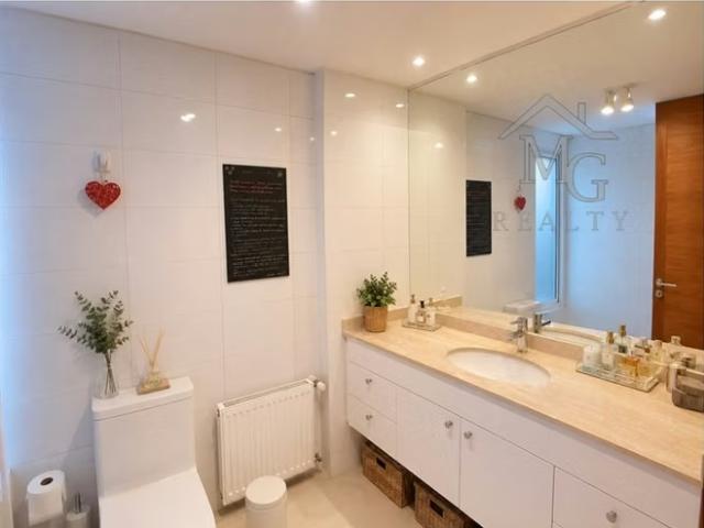 Casas en arriendo en Colina | Casa en arriendo de 5 dorm. En La Reserva Colina 5 dormitorios por CLP 2200. 00