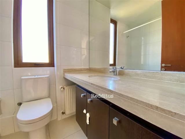 Casas en arriendo en Colina | Casa en arriendo de 6 dorm. En Piedra Roja 6 dormitorios por CLP 2600. 00