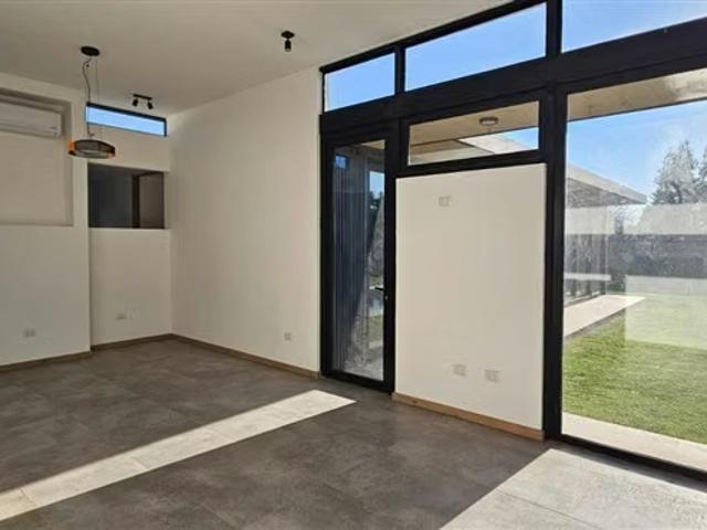 Casas en arriendo en Colina | Casa en arriendo de 3 dorm. En Chicureo 3 dormitorios por CLP 1600. 00