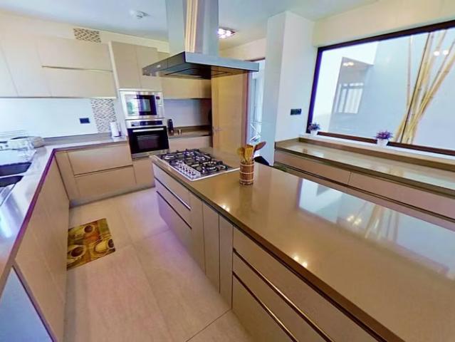 Casas en arriendo en Colina | ARRIENDO AMOBLADO hermosa casa moderna, 4D, 5B, Parcela, quincho, piscina 4 dormitorios por CLF 75.00