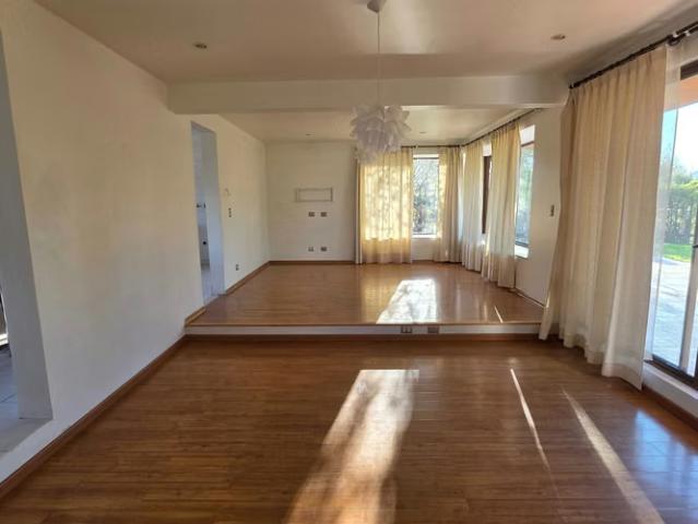 Casas en arriendo en Colina | Arriendo Parcela Chicureo 6D+3Of Piscina 6 dormitorios por CLP 1850. 00