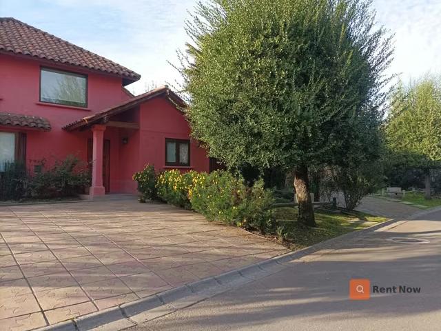 Casas en arriendo en Colina | Espectacular Casa Ayres de Chicureo 5 dormitorios por CLP 1300. 00