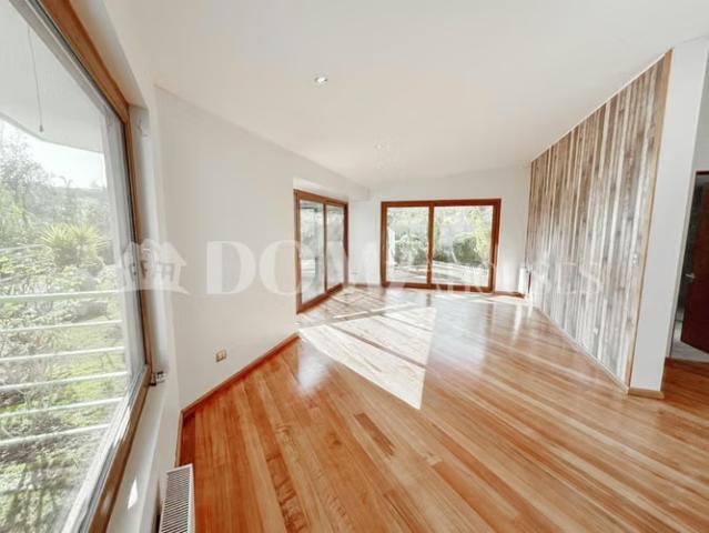 Casas en arriendo en Colina | Hermosa casa moderna en parcela. 6D, 6B. Cancha de tenis. 6 dormitorios por CLF 75.00
