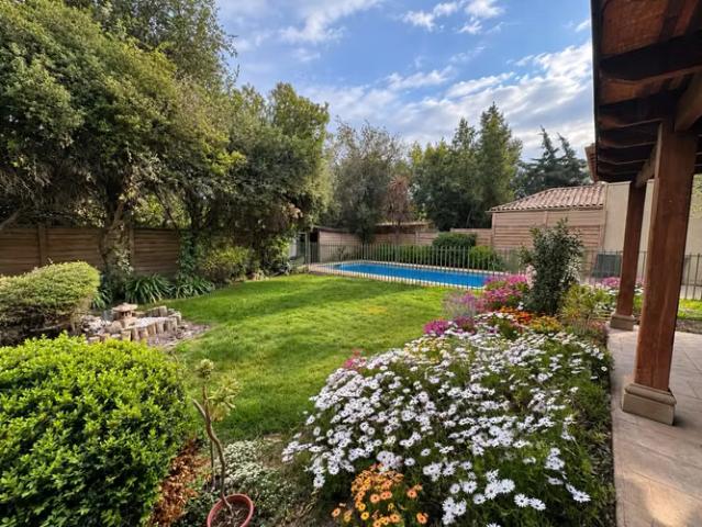 Casas en arriendo en colina | maravillosa y amplia casa de 4d en chamisero 4 dormitorios por clf 49.00