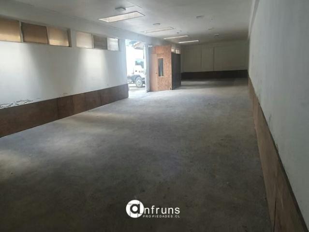 Casas en arriendo en Coyhaique | En Arriendo Galpón de Almacenaje Sector Urbano / Simón Bolívar, Coyhaique 0 dormitorios por CLF 100.00