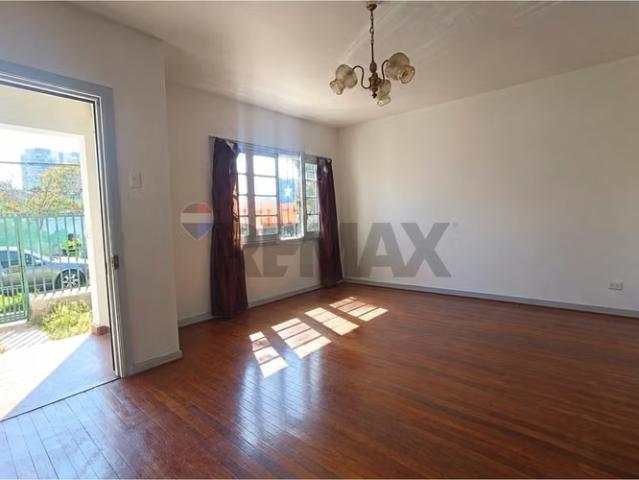 Casas en arriendo en La Cisterna | Casa amplia con jardín en la cisterna 3 dormitorios por CLP 1000. 00