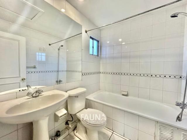 Casas en arriendo en | La Florida 4D 3B Estacionamiento y Bodega 4 dormitorios por CLP 1100. 00