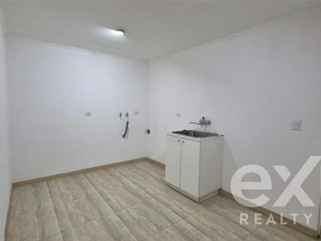 Casas en arriendo en Lampa | Espectacular casa mediterránea en Condominio Los Comendadore 5 dormitorios por CLF 45.00