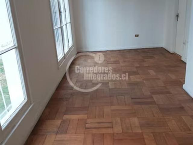 Casas en arriendo en Las Condes | Casa en arriendo de 4 dorm. En Las Condes metro E. Militar 4 dormitorios por CLP 1990. 00