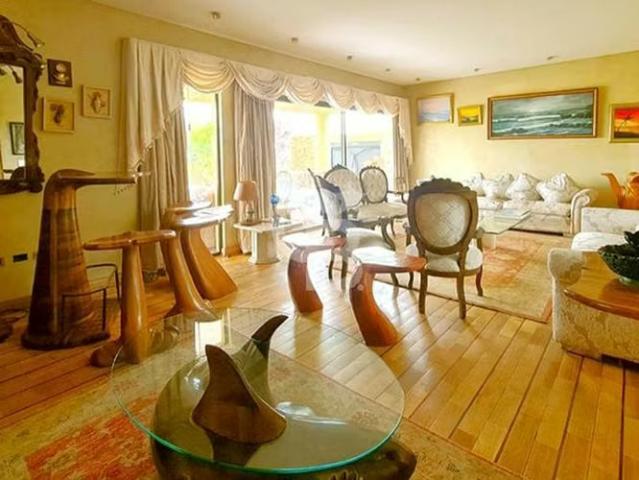 Casas en arriendo en | Las Condes: lujo, comodidad privilegiada. CBG 6 dormitorios por CLP 4500. 00