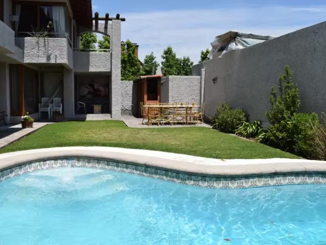 Casas en arriendo en lo barnechea | casa mayflower en condominio 5 dormitorios 6 dormitorios por clp 4000. 00