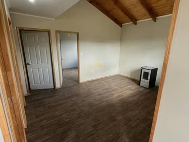 Casas en arriendo en Llanquihue | Arriendo Linda Casa En Parcelación | 2D1B | Excelente Conectividad A Pasos De Llanquihue y Puerto Varas 2 dormitorios por CLP 465000.00