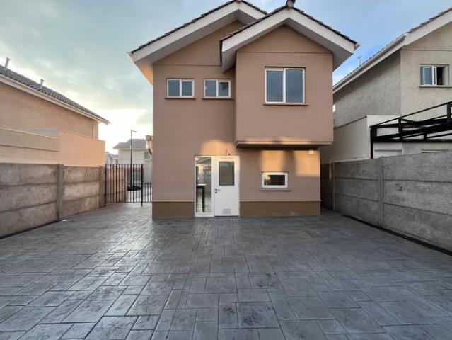 Casas en arriendo en Padre Hurtado | Moderna casa 3 Dorm 3 Baños en condominio 1824 dormitorios por CLP 850000.00