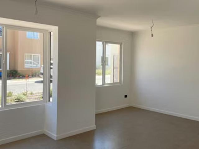 Casas en arriendo en Padre Hurtado | Moderna casa 3 Dorm 3 Baños en condominio 1832 dormitorios por CLP 850000.00