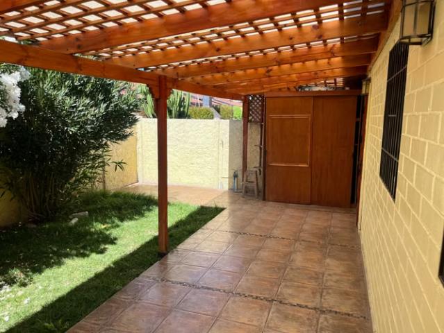 Casas en arriendo en Padre Hurtado | Casa 2D 1B con patio – Padre Hurtado 1848 dormitorios por CLP 490000.00