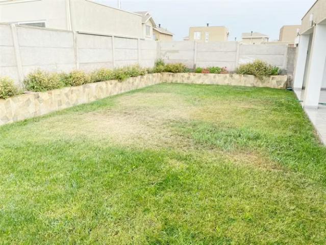 Casas en arriendo en Padre Hurtado | Casa mediterránea en Condominio 3 dormitorios por CLP 1200. 00