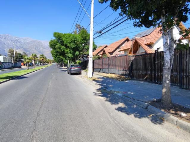Casas en arriendo en Peñalolén | Casa Peñalolén El Valle Piscina 3 dormitorios por CLP 1100. 00
