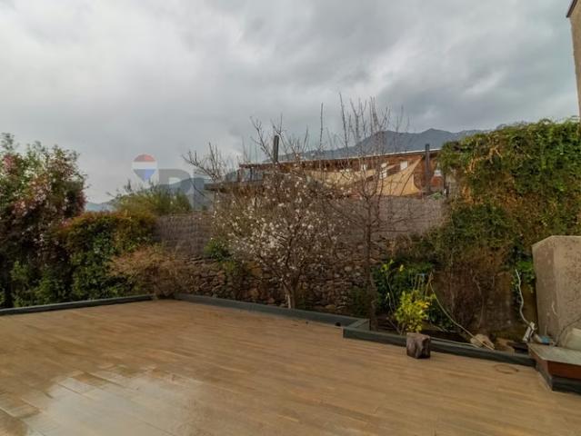 Casas en arriendo en Peñalolén | Gran casa en condominio 3d, 3b +servicios 4 dormitorios por CLF 70.00