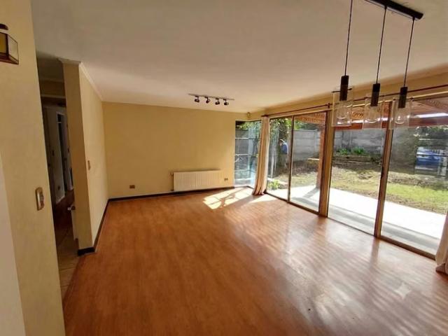 Casas en arriendo en Peñalolén | Se arrienda casa de 4 dormit en condominio 1811 dormitorios por CLP 1650. 00