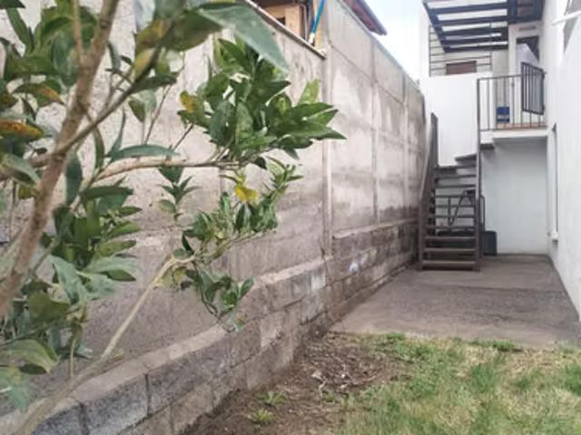 Casas en arriendo en pudahuel | arriendo gran casa en ciudad de los valles con amplio patio 3 dormitorios por clp 1100. 00