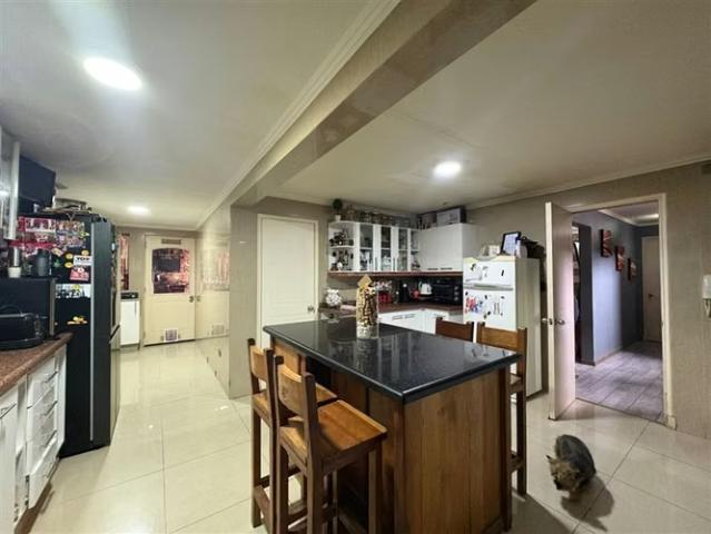Casas en arriendo en Puente Alto | CASA Hacienda el Peñon 6 dormitorios por CLP 1600. 00