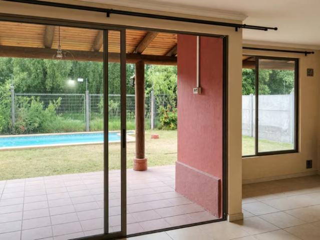 Casas en arriendo en Puente Alto | Se arrienda Casa con piscina y vista cordillera 4 dormitorios por CLP 1200. 00