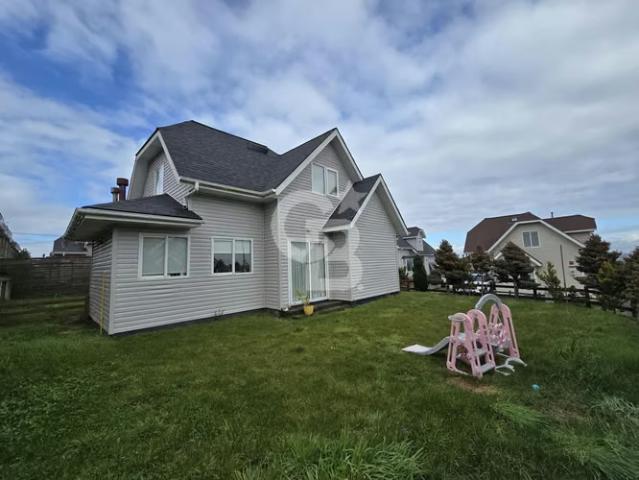 Casas en arriendo en Puerto Montt | Amplia, gran Patio y vista. 3 dormitorios por CLP 1100. 00