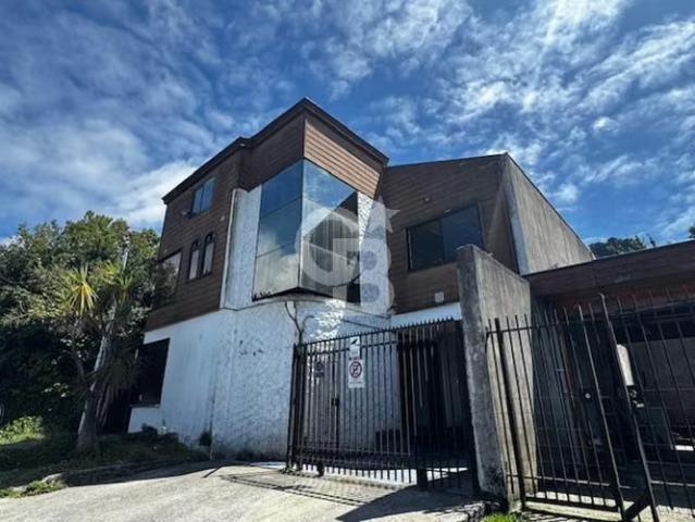 Casas en arriendo en Puerto Montt | A pasos del centro ideal para empresas/oficinas. 13 dormitorios por CLP 2800. 00