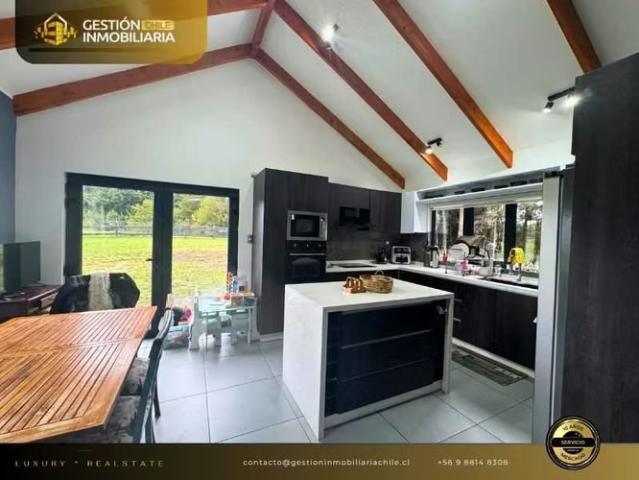 Casas en arriendo en Puerto Varas | Casa 5D/4B con laguna privada y quincho 1841 dormitorios por CLP 1600. 00
