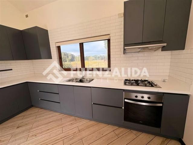 Casas en arriendo en Puerto Varas | Casa en arriendo de 3D3B en Las Bahías de Puerto Varas 3 dormitorios por CLF 31.00
