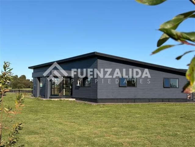 Casas en arriendo en Puerto Varas | Arriendo Casa Santa Otilia 3D Todos en Suite en Puerto Varas 3 dormitorios por CLP 1600. 00