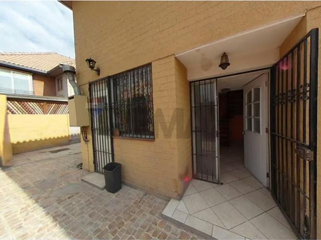 Casas en arriendo en Quilicura | Casa esquina en altos de quilicura: 3d/2b y patio 3 dormitorios por CLP 830000.00